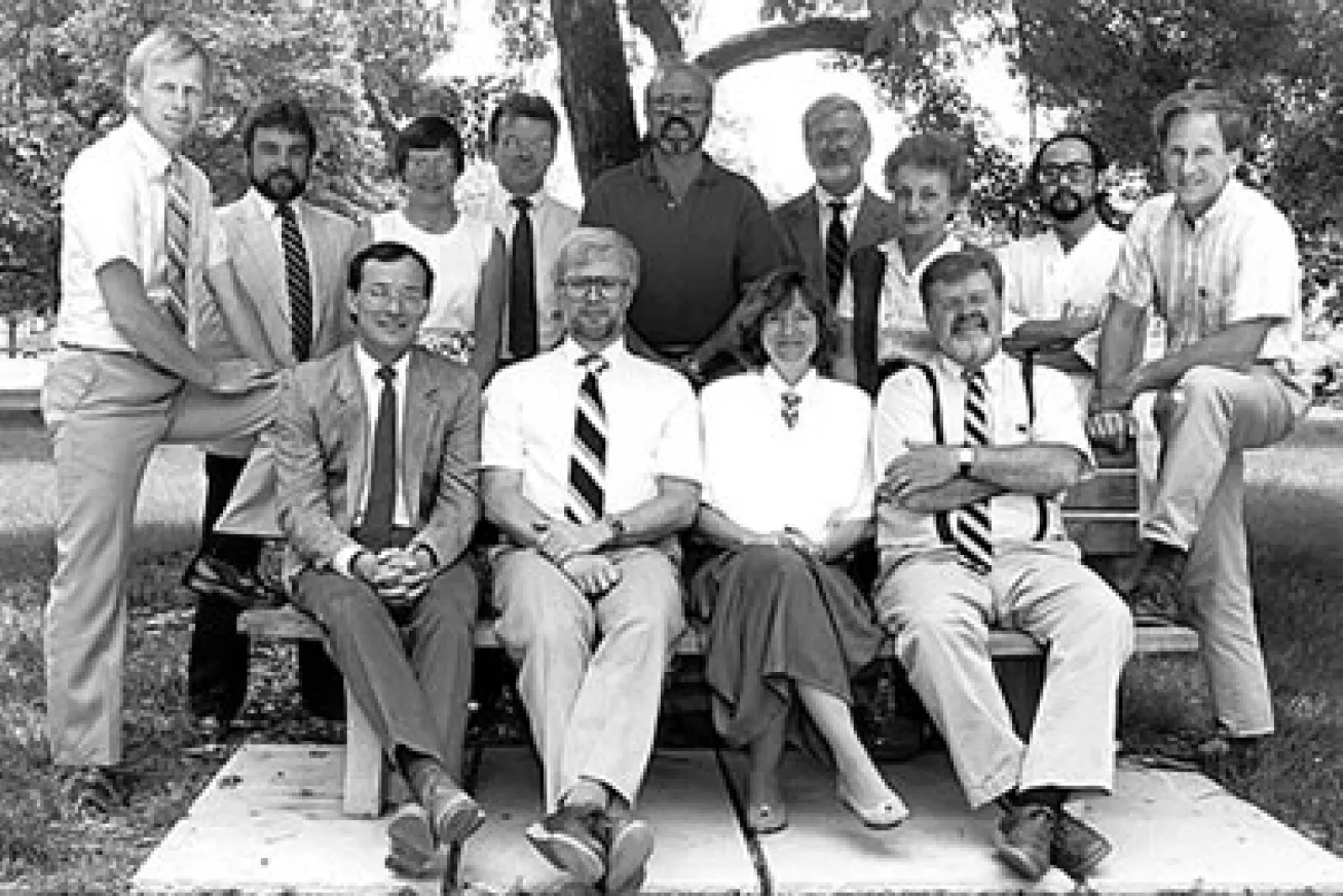 Center for Retrovirus Research Group Members  outside in 1989